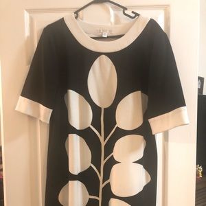 xl (18) black and cream dress..great condition